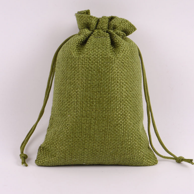 Vente en gros de sacs en tissu r&eacute;utilisables fabriqu&eacute;s &agrave; partir de mat&eacute;riaux naturels pour un emballage cadeau durable.
