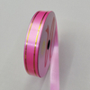 Ruban de luxe de Chine de 18 mm de large avec bordure dor&eacute;e &eacute;l&eacute;gante pour un emballage sophistiqu&eacute;.